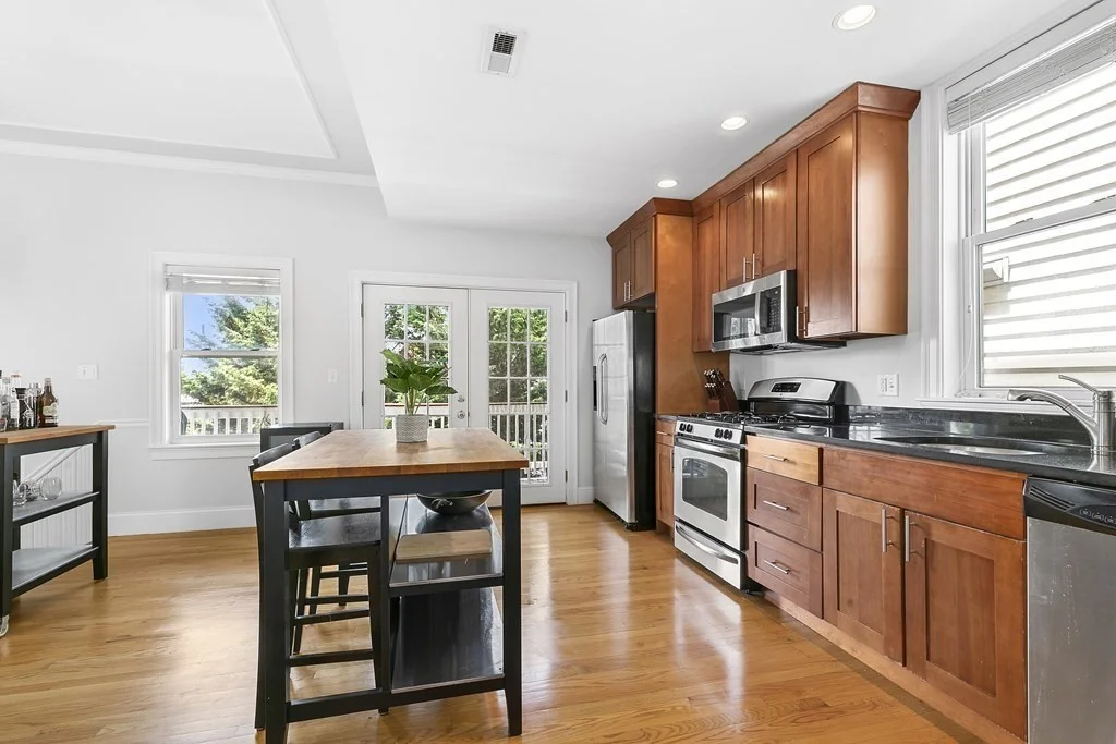 3 bed, 2 bath apartment for rent at 7 Peters St Unit 3, South Boston — photo 3 of 15