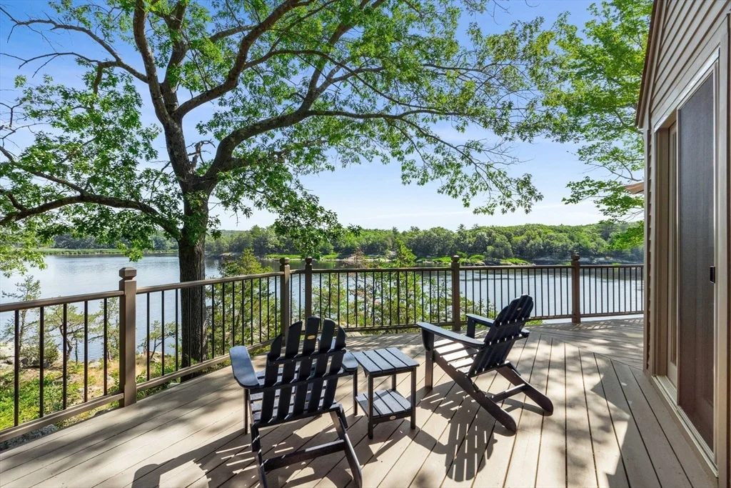3 bed, 2 bath apartment for rent at 7 Pipers Quarry, Newburyport — photo 21 of 27