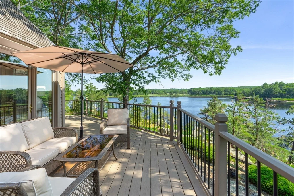3 bed, 2 bath apartment for rent at 7 Pipers Quarry, Newburyport — photo 3 of 27