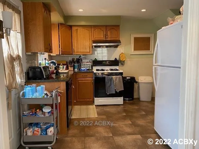 2 bed, 1 bath apartment for rent at 7 Platt Rd Unit 1, Brighton — photo 4 of 8