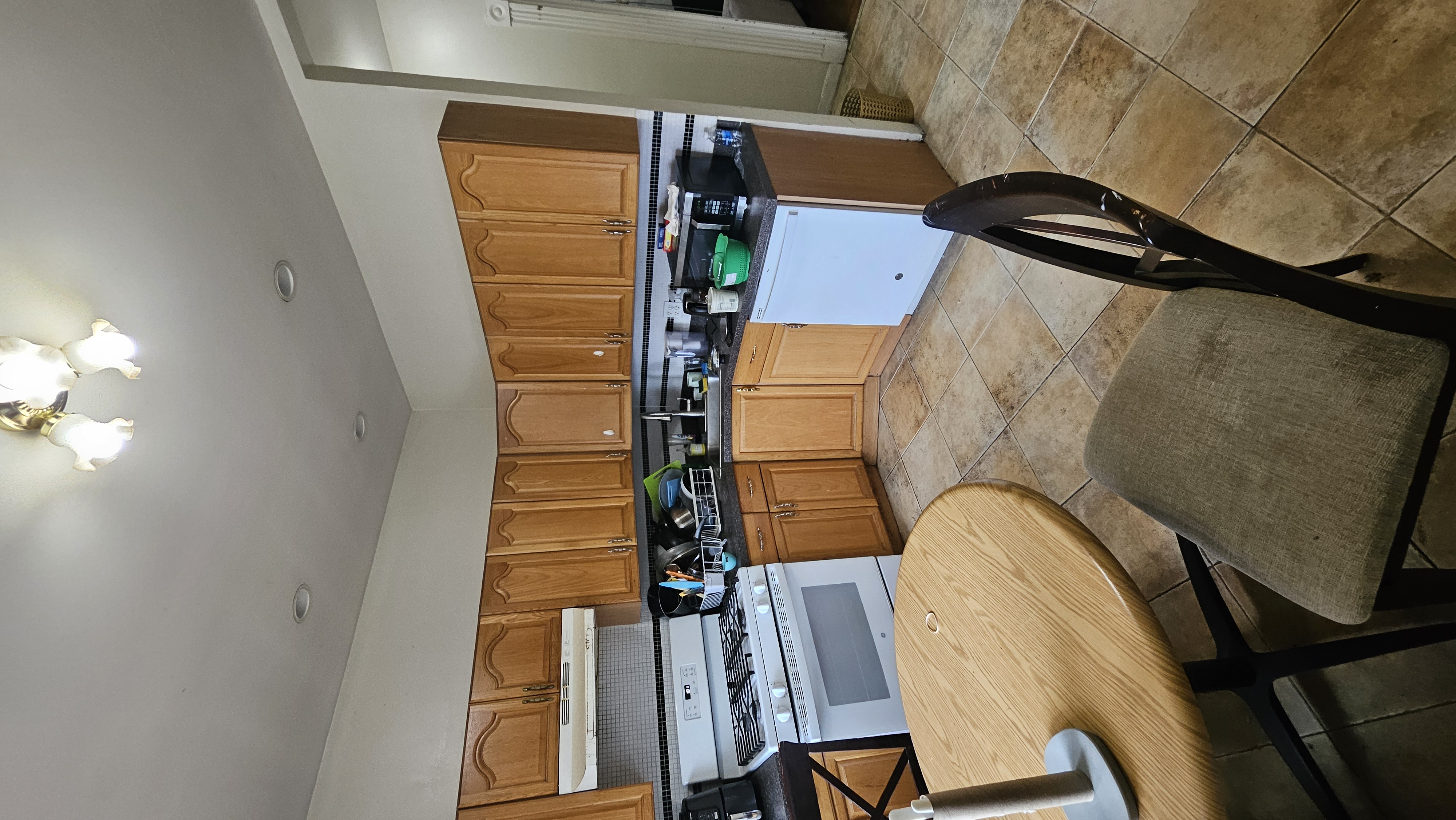 4 bed, 2 bath apartment for rent at 7 Price Rd Unit 5, Brighton — photo 5 of 27