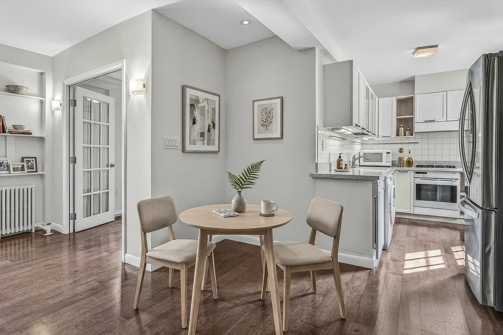 1 bed, 1 bath apartment for rent at 7 Primus Ave Unit 11, Beacon Hill — photo 3 of 11