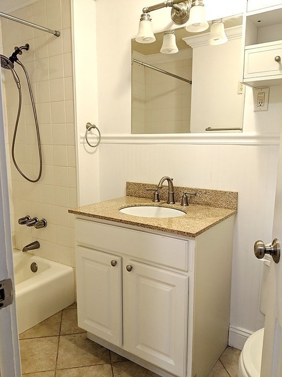 1 bed, 1 bath apartment for rent at 7 Primus Unit 7-5, Beacon Hill — photo 10 of 15