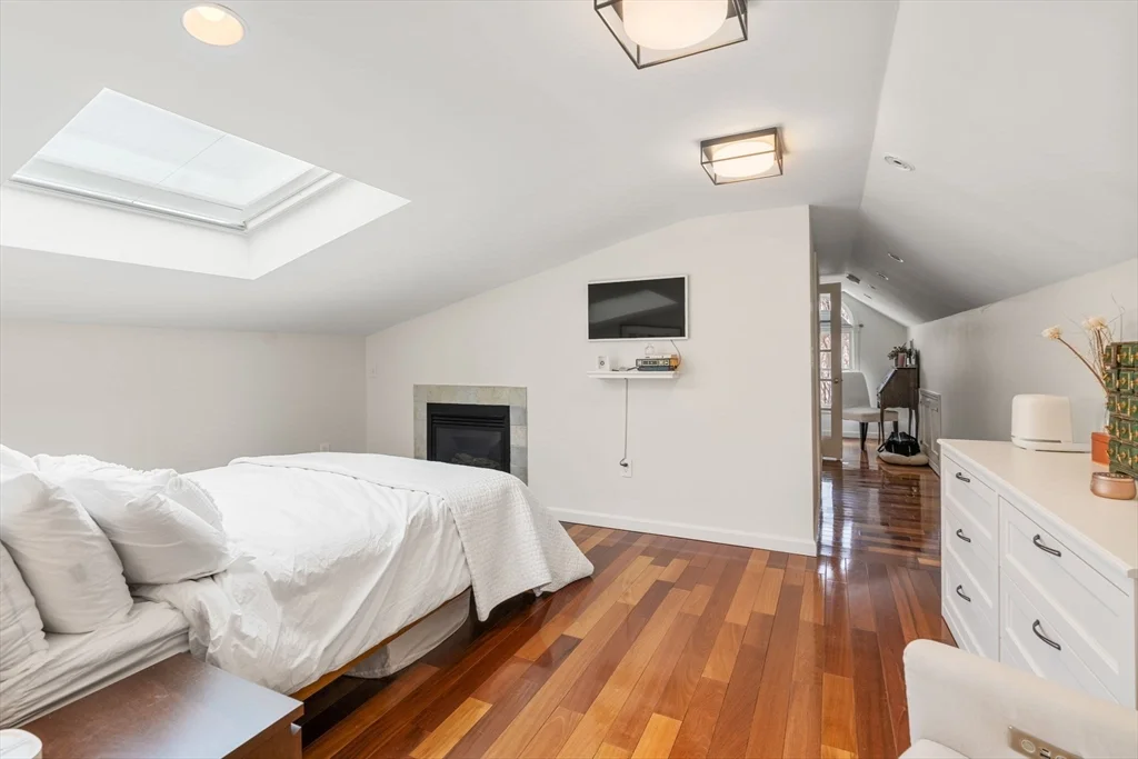 3 bed, 2 bath apartment for rent at 7 Quincy St Unit 7, Watertown — photo 14 of 17