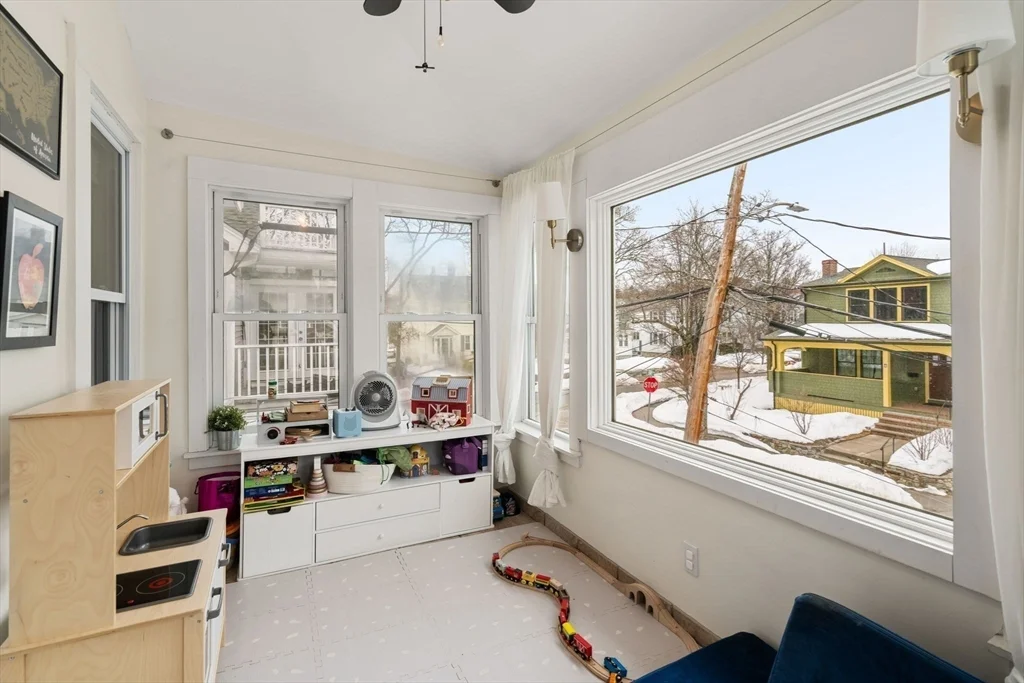 3 bed, 2 bath apartment for rent at 7 Quincy St Unit 7, Watertown — photo 7 of 17