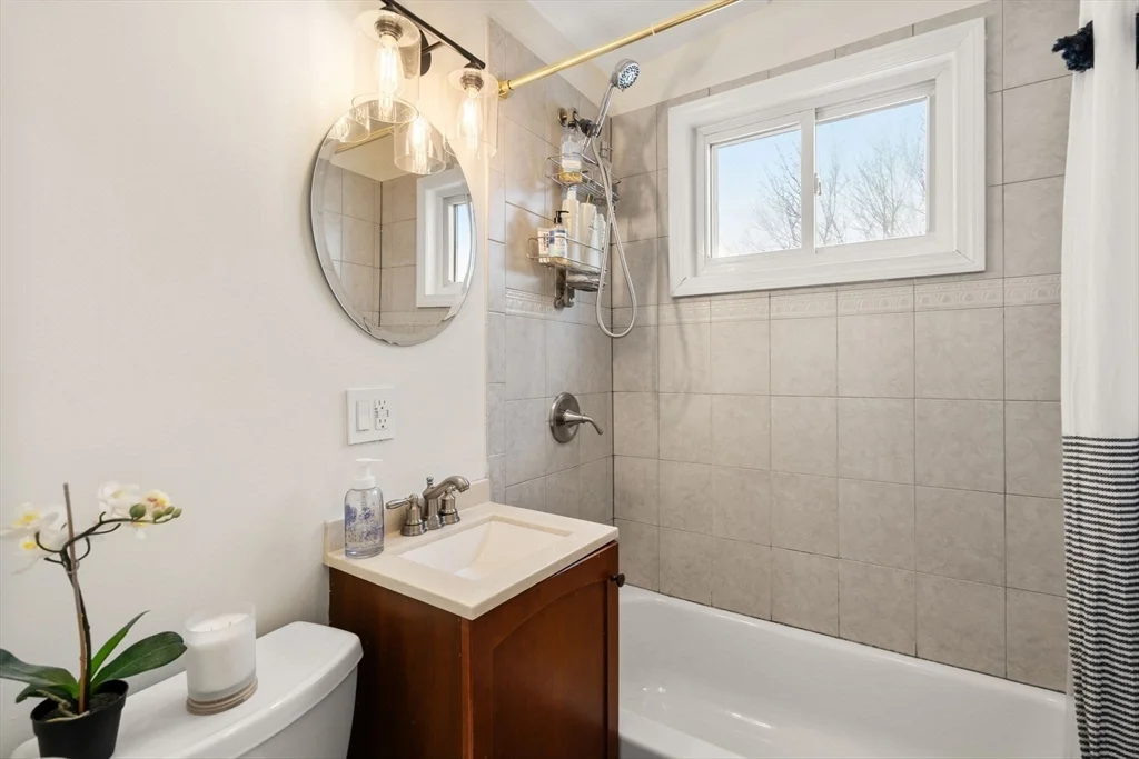 3 bed, 2 bath apartment for rent at 7 Quincy St Unit 7, Watertown — photo 11 of 17