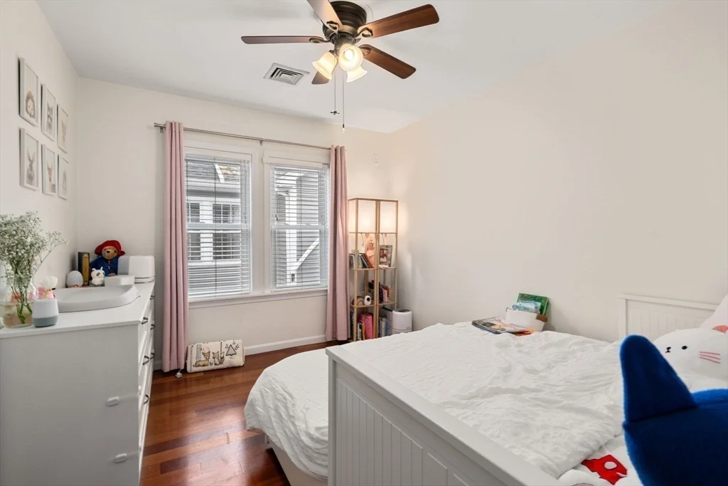 3 bed, 2 bath apartment for rent at 7 Quincy St Unit 7, Watertown — photo 10 of 17