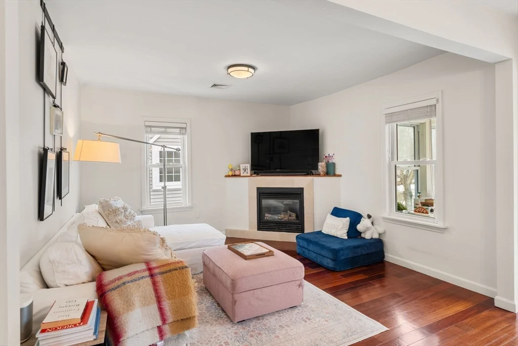 3 bed, 2 bath apartment for rent at 7 Quincy St Unit 7, Watertown — photo 6 of 17