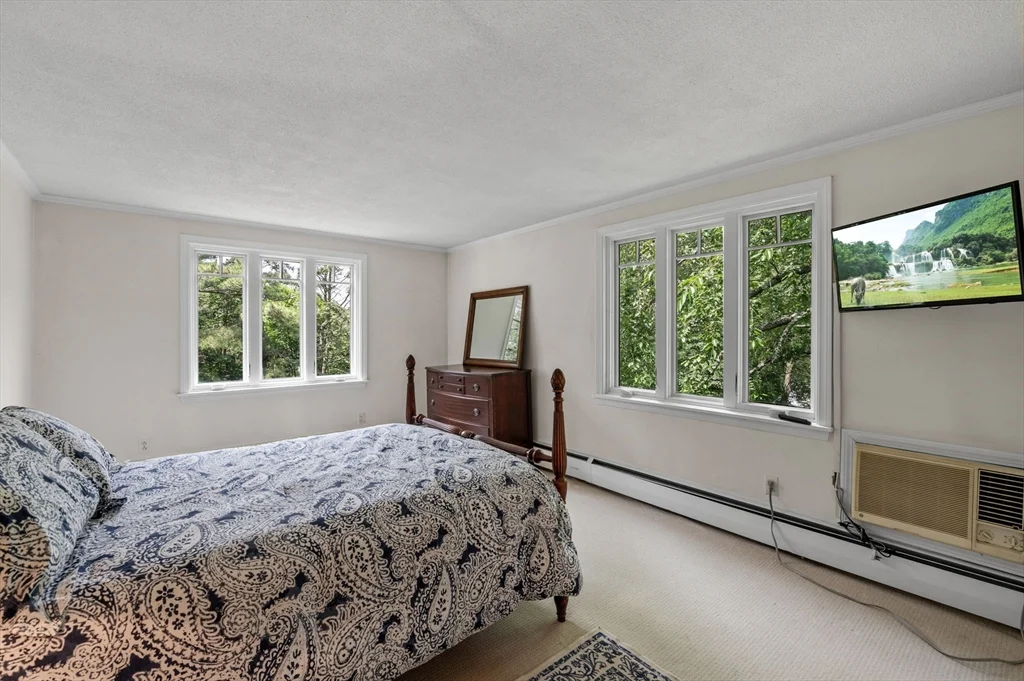 4 bed, 3 bath apartment for rent at 7 Ratlin Rd, Marblehead — photo 5 of 10