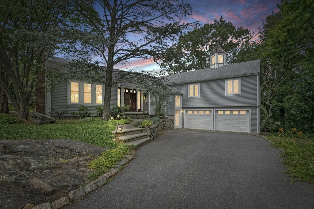 4 bed, 3 bath apartment for rent at 7 Ratlin Rd, Marblehead — photo 1 of 10