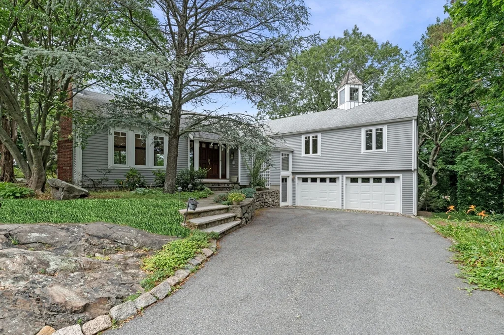 4 bed, 3 bath apartment for rent at 7 Ratlin Rd, Marblehead — photo 3 of 10