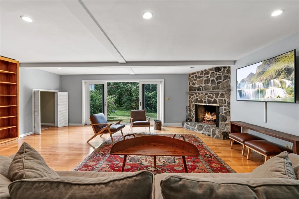 4 bed, 3 bath apartment for rent at 7 Ratlin Rd, Marblehead — photo 10 of 10