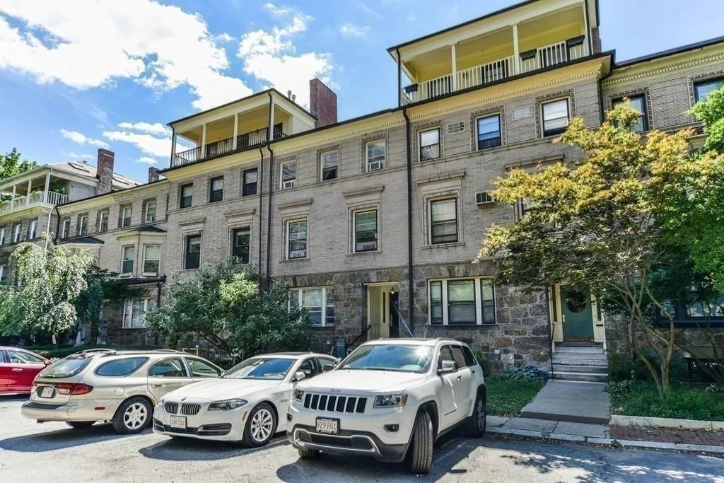 1 bed, 1 bath apartment for rent at 7 Regent Cir Unit 1, Brookline — photo 1 of 12