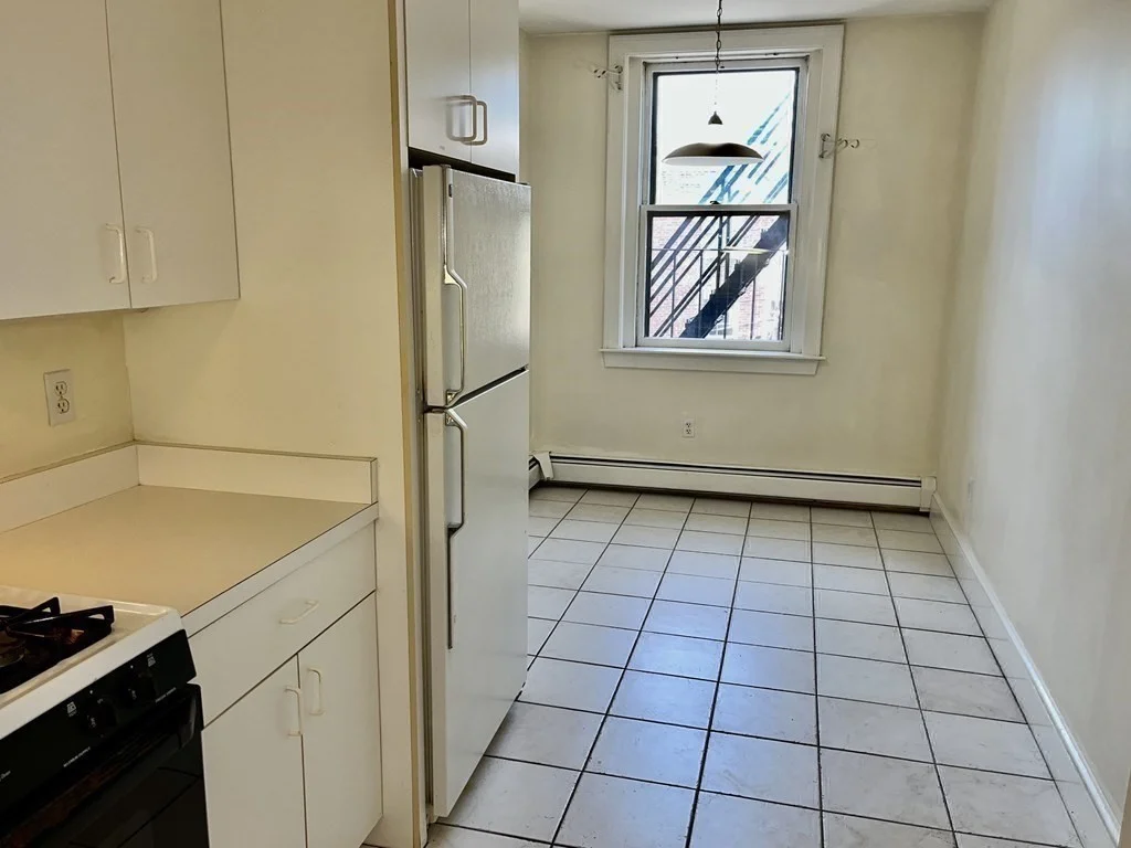 1 bed, 1 bath apartment for rent at 7 Regent Circle Unit 2, Beaconsfield — photo 10 of 14