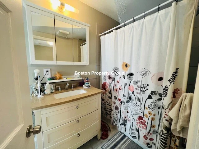 2 bed, 1 bath apartment for rent at 7 Rice St Unit 1, Brookline — photo 8 of 8
