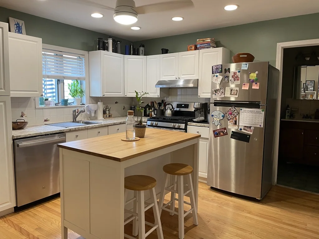2 bed, 1 bath apartment for rent at 7 Richardson Ter Unit 1, Magoun Square — photo 1 of 11