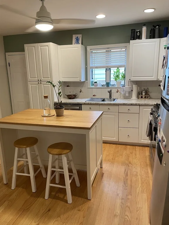 2 bed, 1 bath apartment for rent at 7 Richardson Ter Unit 1, Magoun Square — photo 2 of 11