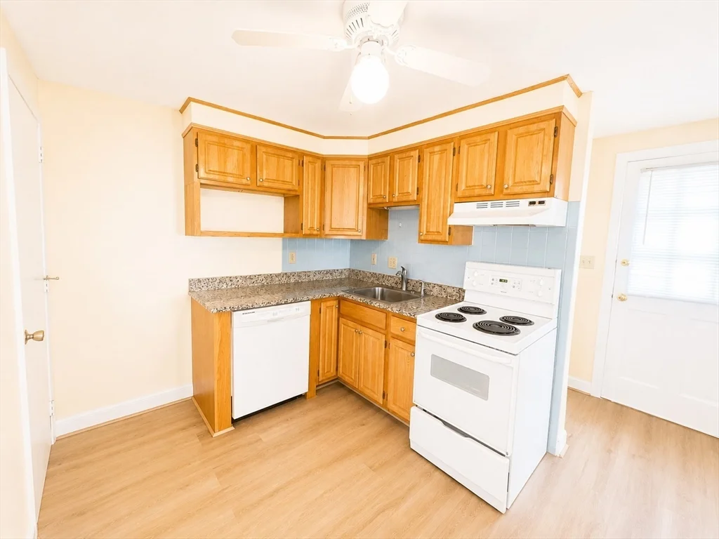 2 bed, 1 bath apartment for rent at 7 Ridge St Unit 0, Winchester — photo 7 of 28