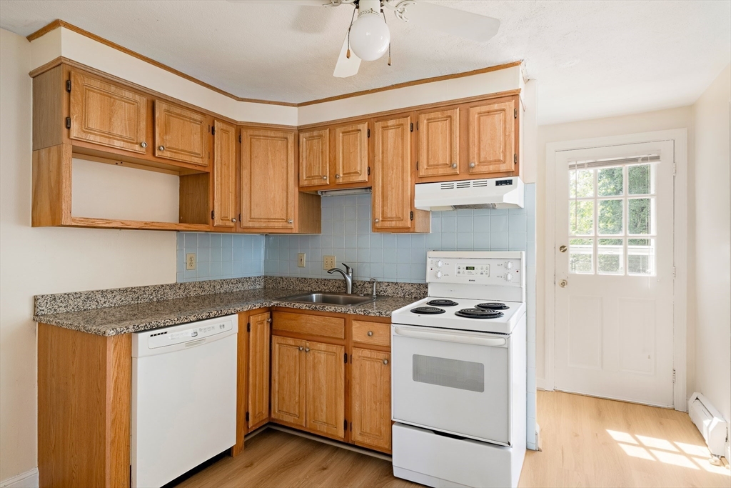 2 bed, 1 bath apartment for rent at 7 Ridge St Unit 7, Winchester — photo 6 of 25