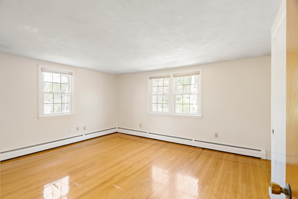 2 bed, 1 bath apartment for rent at 7 Ridge St Unit 7, Winchester — photo 13 of 25