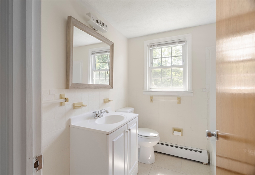 2 bed, 1 bath apartment for rent at 7 Ridge St Unit 7, Winchester — photo 18 of 25