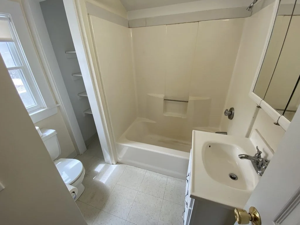 1 bed, 1 bath apartment for rent at 7 Rifle Ct Unit 7, Watertown — photo 10 of 21