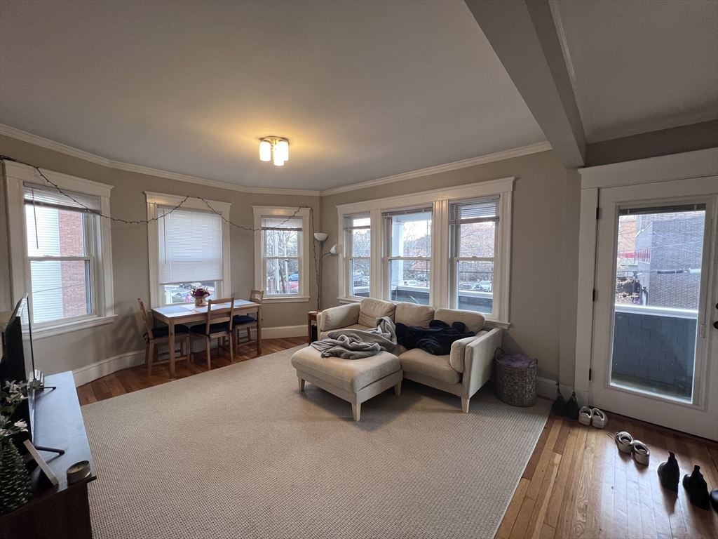 4 bed, 2 bath apartment for rent at 7 Roberts Rd Unit 2, Harvard Square — photo 4 of 21