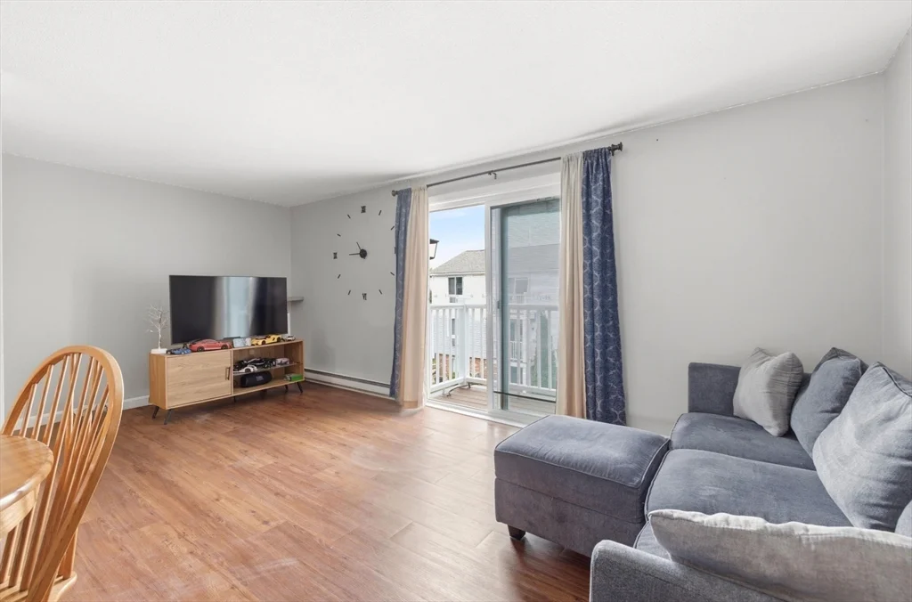 2 bed, 1 bath apartment for rent at 7 Royal Dane Dr Unit 54, Marshfield — photo 6 of 26
