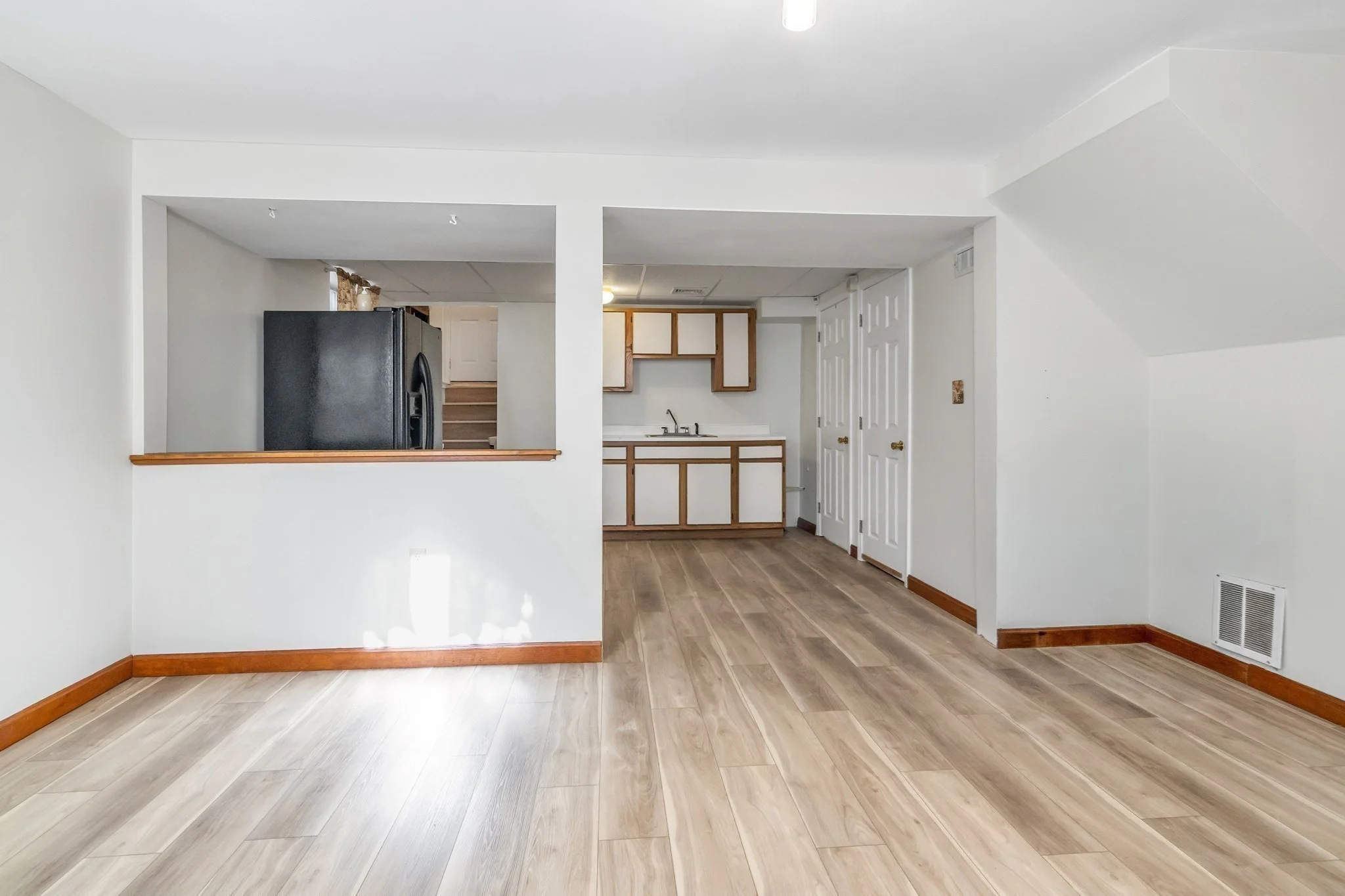 4 bed, 3 bath apartment for rent at 7 Royal Dr, West Methuen — photo 8 of 38