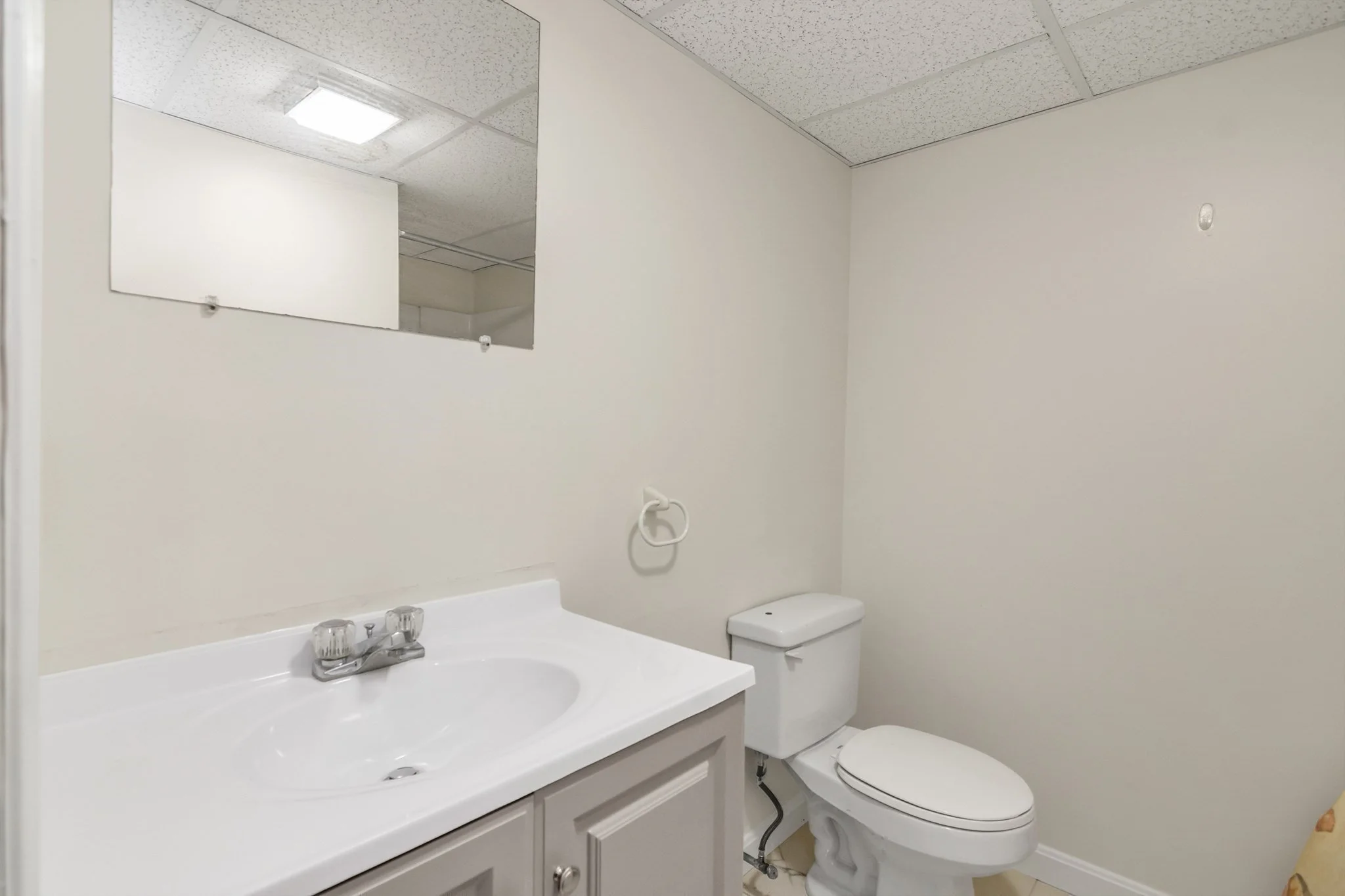 4 bed, 3 bath apartment for rent at 7 Royal Dr, West Methuen — photo 32 of 38
