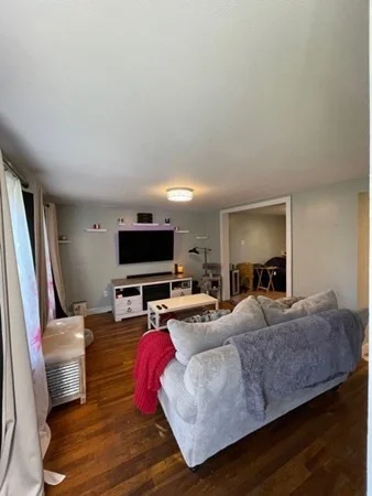 4 bed, 1 bath apartment for rent at 7 Royal St Unit B, Randolph — photo 3 of 14