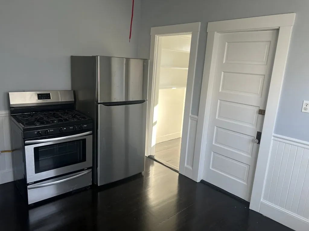 3 bed, 1 bath apartment for rent at 7 Saint Marks Unit 1, Dorchester — photo 6 of 22