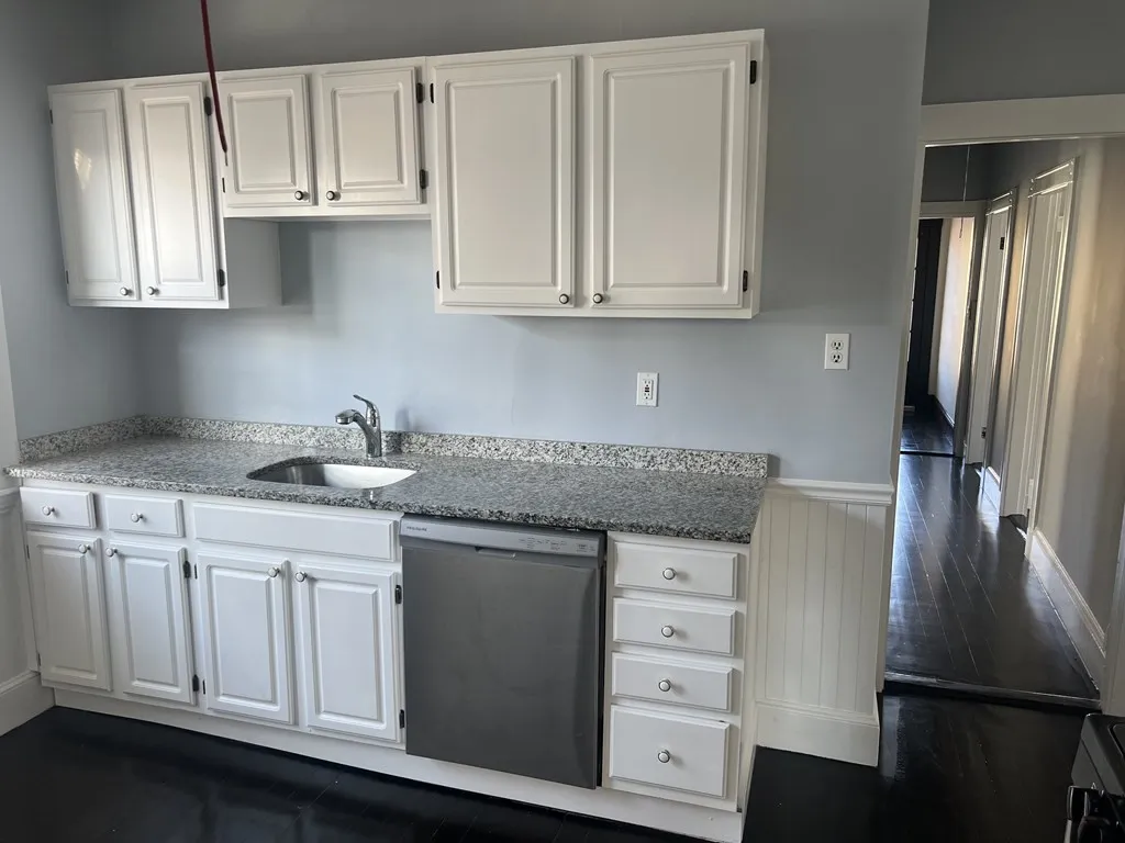 3 bed, 1 bath apartment for rent at 7 Saint Marks Unit 1, Dorchester — photo 1 of 22