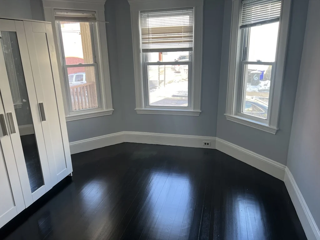 3 bed, 1 bath apartment for rent at 7 Saint Marks Unit 1, Dorchester — photo 18 of 22