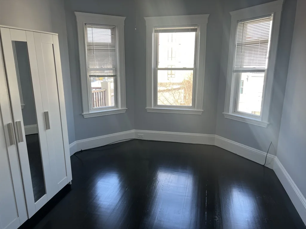 3 bed, 1 bath apartment for rent at 7 Saint Marks Unit 1, Dorchester — photo 20 of 22