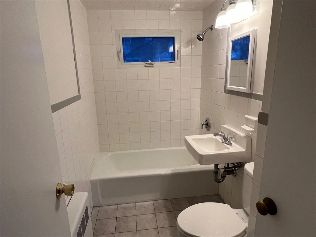 2 bed, 1 bath apartment for rent at 7 Saran Ave Unit 7, Bedford — photo 10 of 14