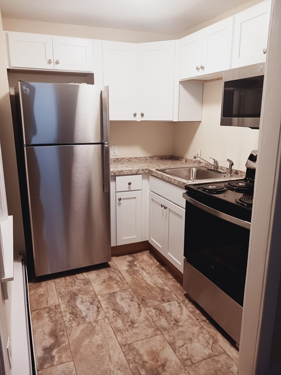 1 bed, 1 bath apartment for rent at 7 Sawyer Pl Unit 1, Plymouth — photo 3 of 6