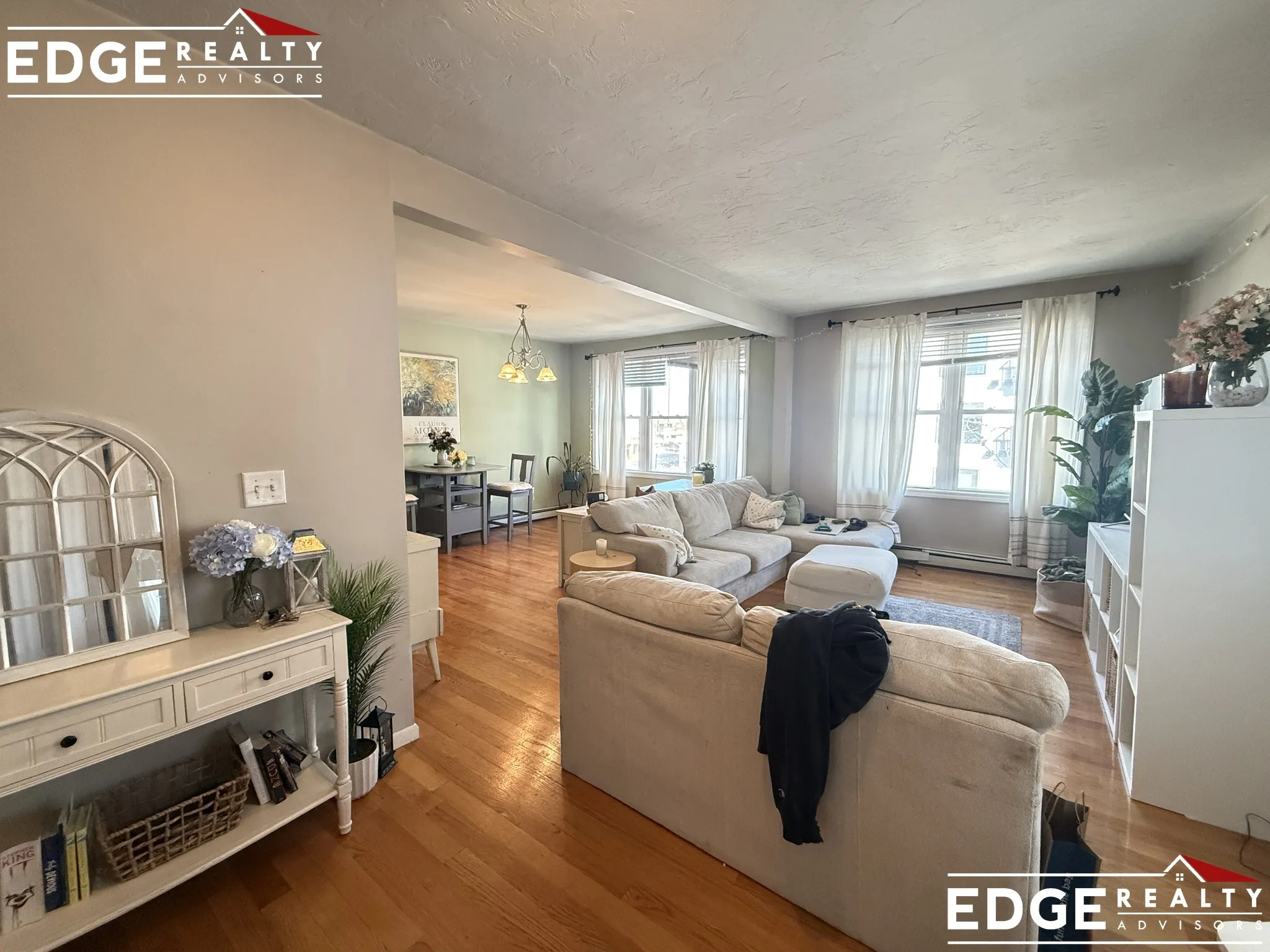 2 bed, 1 bath apartment for rent at 7 Saybrook St Unit 3, Oak Square — photo 3 of 9