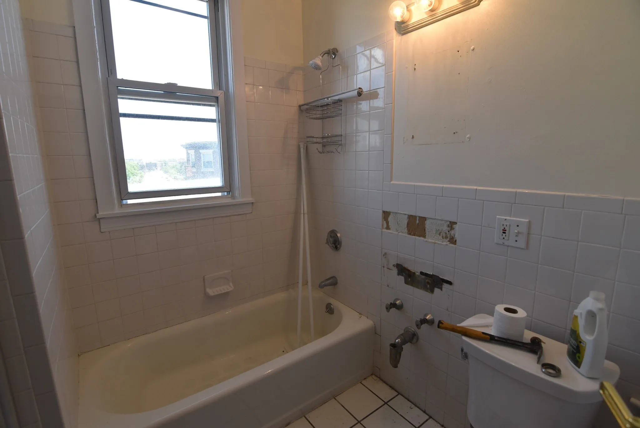 1 bed, 1 bath apartment for rent at 7 Scottfield Rd Unit 10, Allston — photo 16 of 17