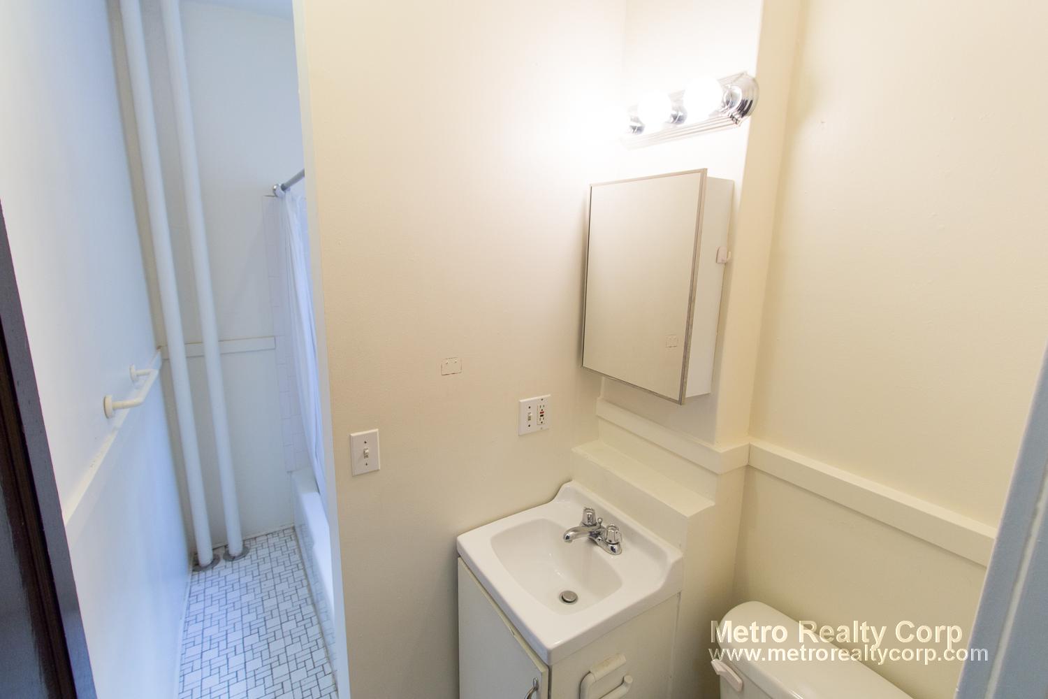 1 bed, 1 bath apartment for rent at 7 Scottfield Rd Unit 2, Allston — photo 9 of 11