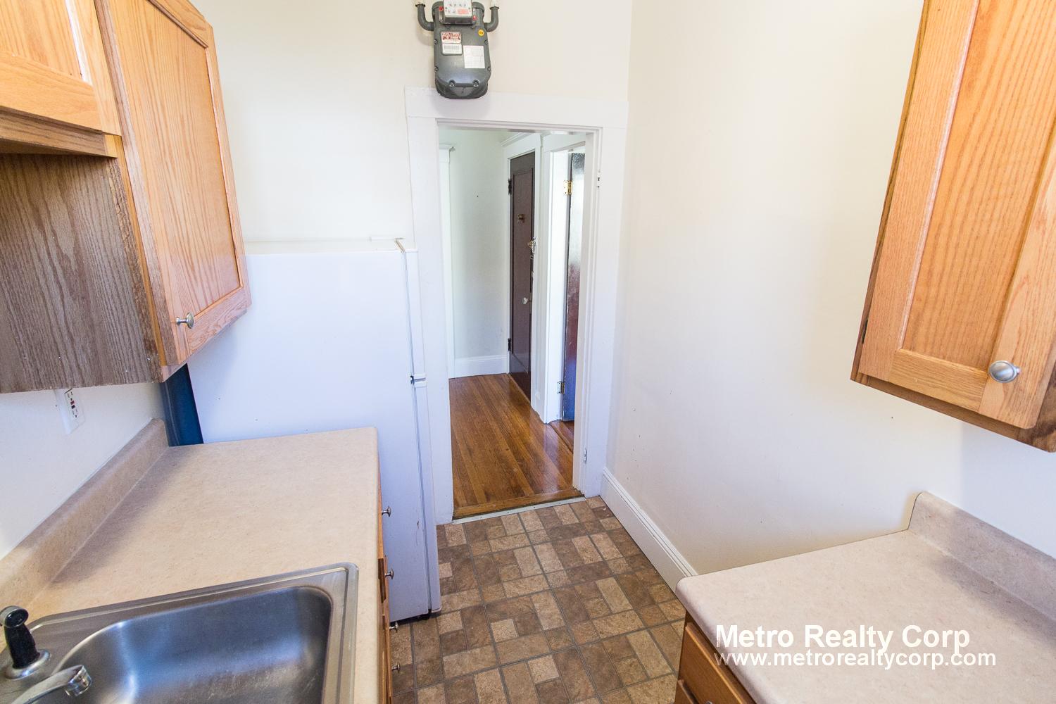 1 bed, 1 bath apartment for rent at 7 Scottfield Rd Unit 2, Allston — photo 8 of 11