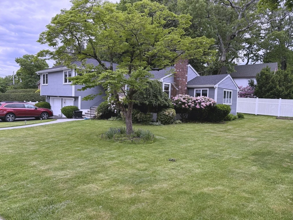 4 bed, 3 bath apartment for rent at 7 Sevland Rd, Oak Hill — photo 2 of 27