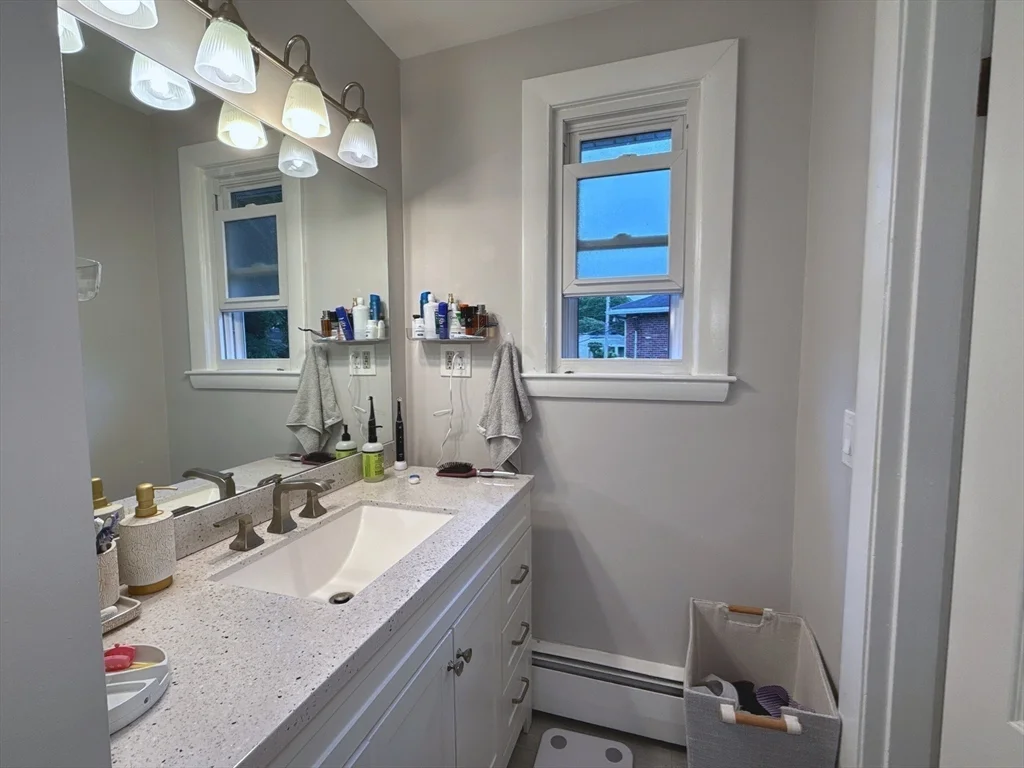 4 bed, 3 bath apartment for rent at 7 Sevland Rd, Oak Hill — photo 15 of 27