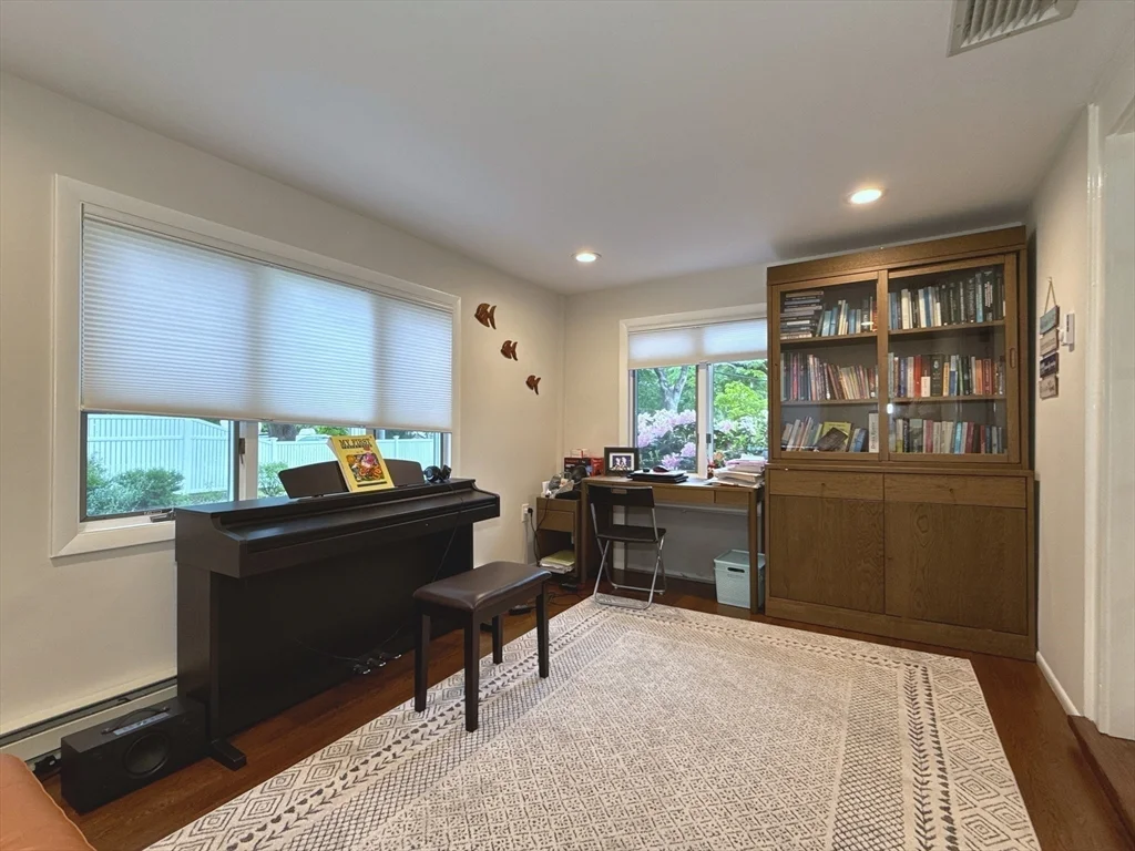 4 bed, 3 bath apartment for rent at 7 Sevland Rd, Oak Hill — photo 11 of 27