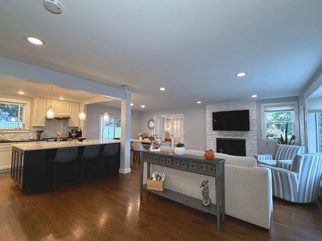 4 bed, 3 bath apartment for rent at 7 Sevland Rd, Oak Hill — photo 4 of 27
