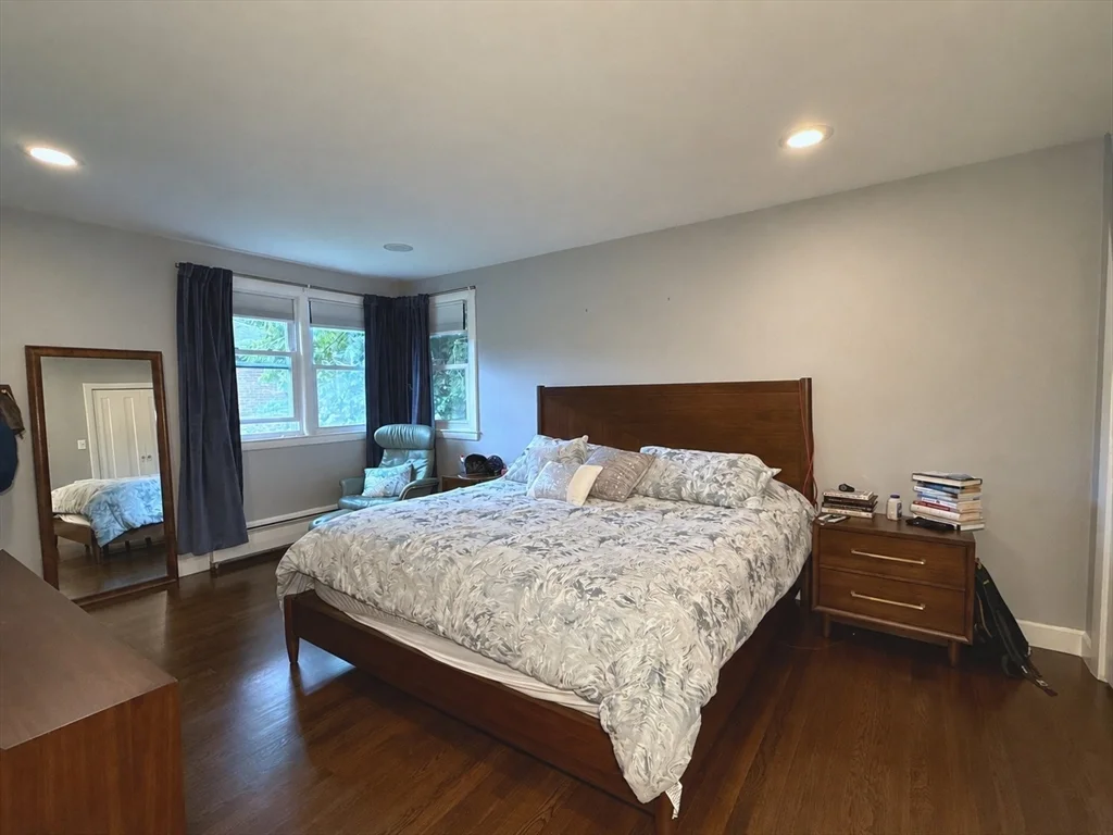 4 bed, 3 bath apartment for rent at 7 Sevland Rd, Oak Hill — photo 12 of 27