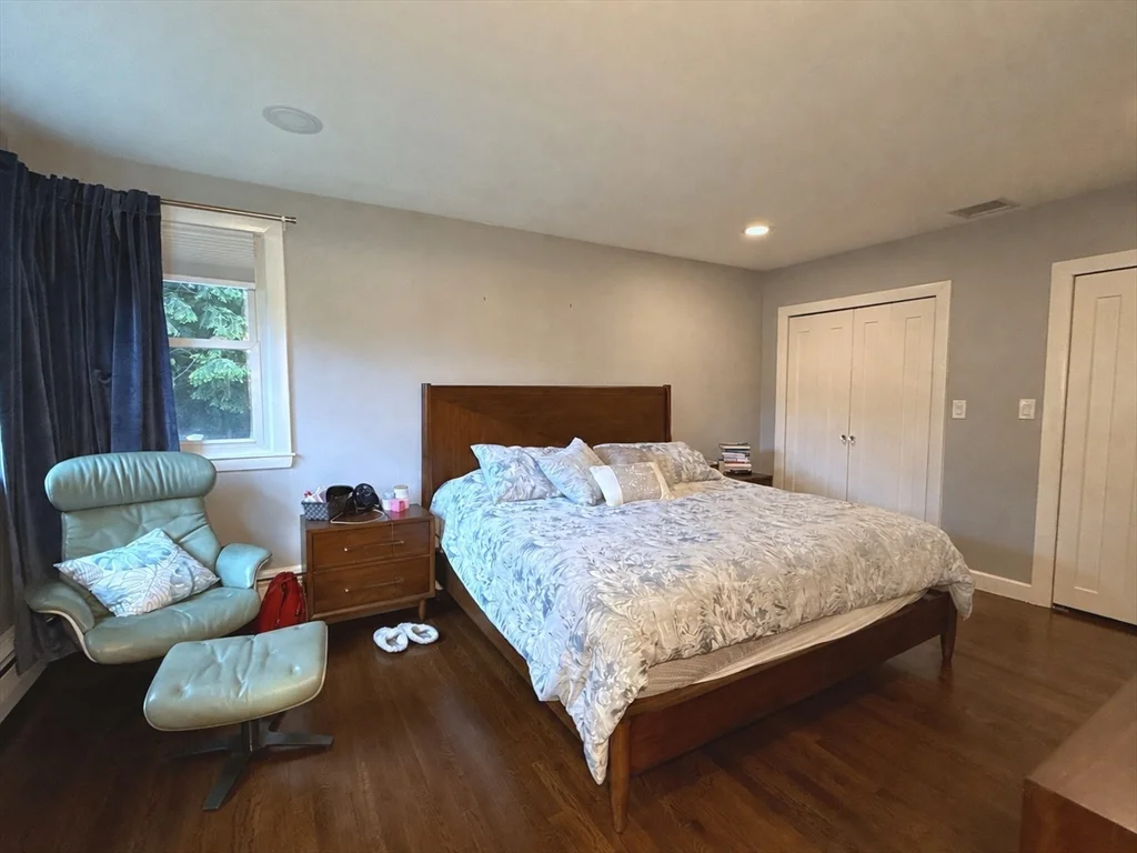 4 bed, 3 bath apartment for rent at 7 Sevland Rd, Oak Hill — photo 13 of 27