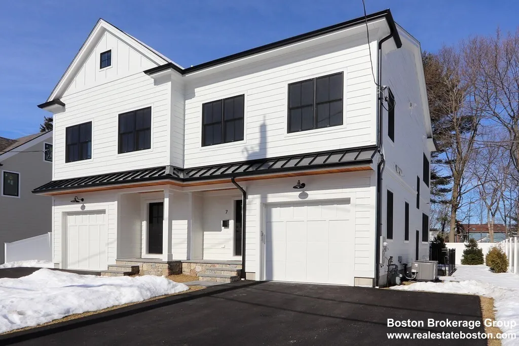 3 bed, 3.5 bath apartment for rent at 7 Sharon Ave Unit 7, Auburndale — photo 17 of 22