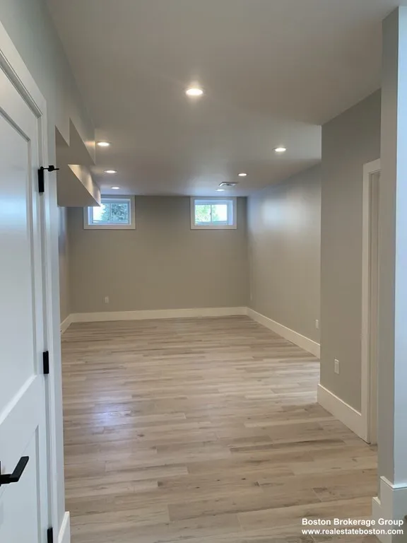 3 bed, 3.5 bath apartment for rent at 7 Sharon Ave Unit 7, Auburndale — photo 13 of 22