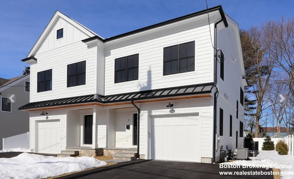 3 bed, 3.5 bath apartment for rent at 7 Sharon Ave Unit 7, Auburndale — photo 1 of 22